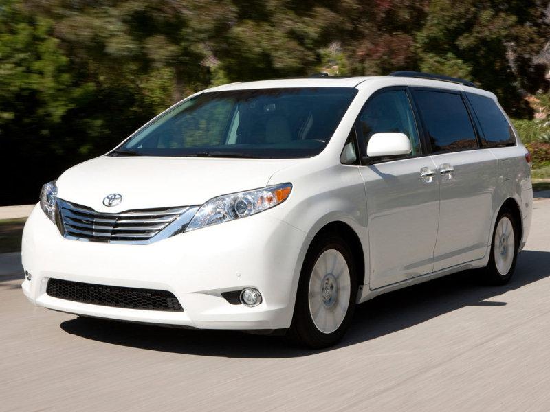 Toyota SIENNA: формула семейного комфорта Toyota SIENNA: формула семейного комфорта